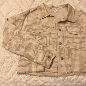 Light Camo Cropped Jacket